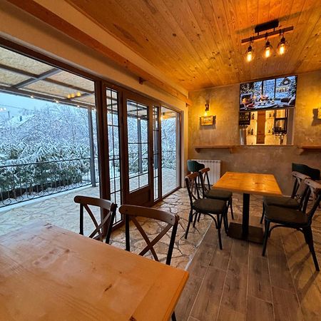 Pubhouse & Rooms Pahulja Kolašin Eksteriør bilde