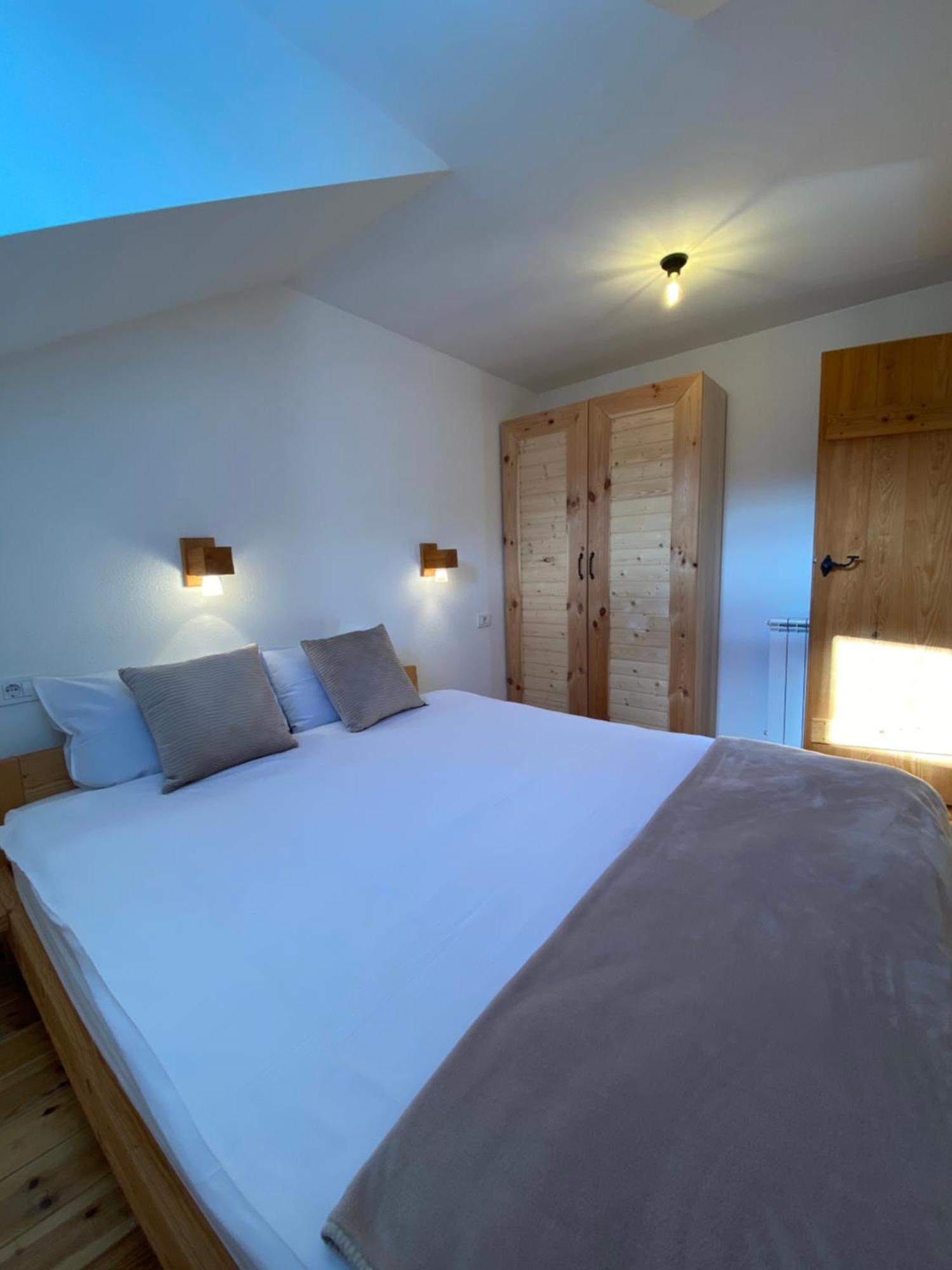 Pubhouse & Rooms Pahulja Kolašin Eksteriør bilde