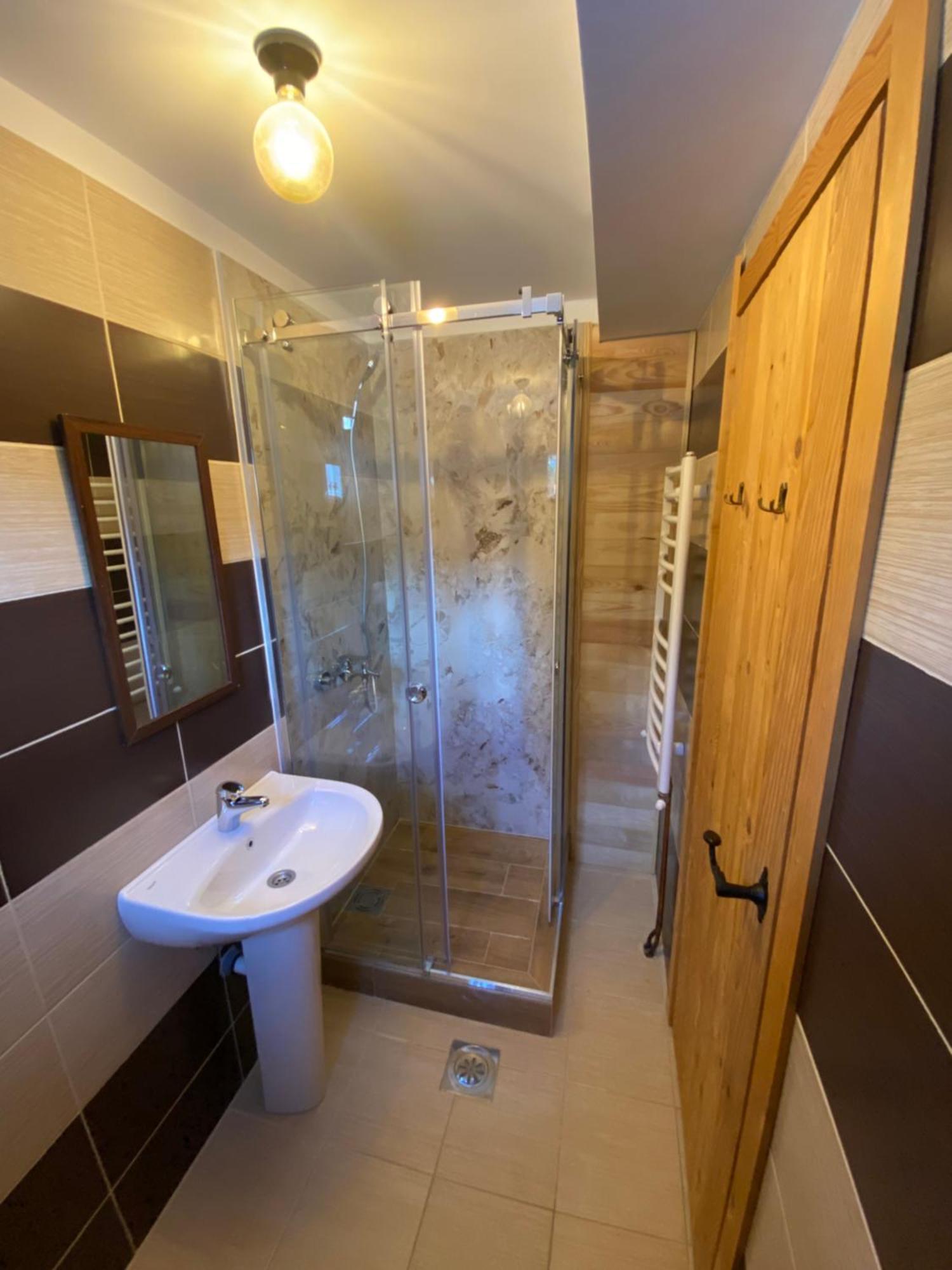 Pubhouse & Rooms Pahulja Kolašin Eksteriør bilde
