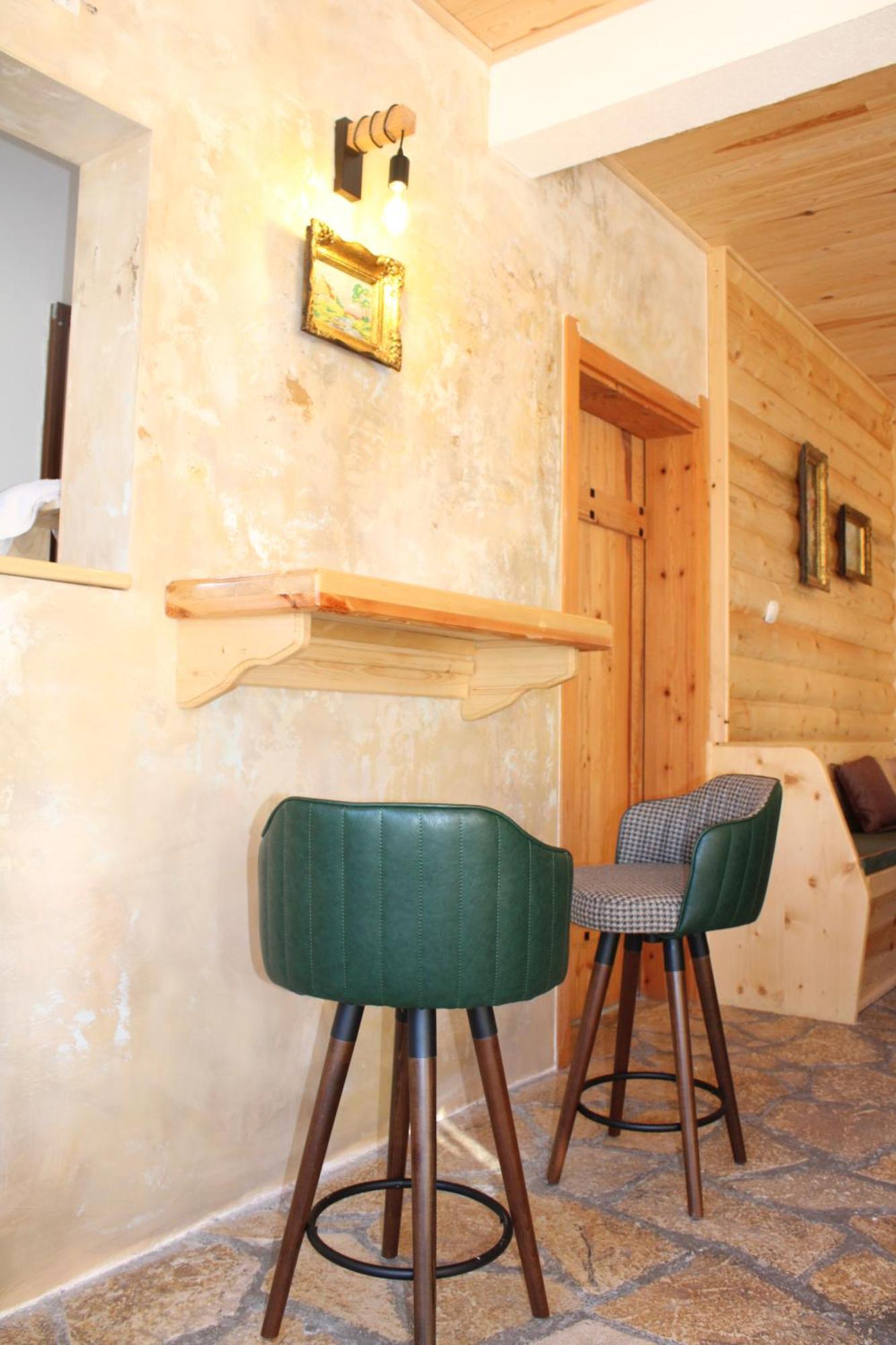 Pubhouse & Rooms Pahulja Kolašin Eksteriør bilde