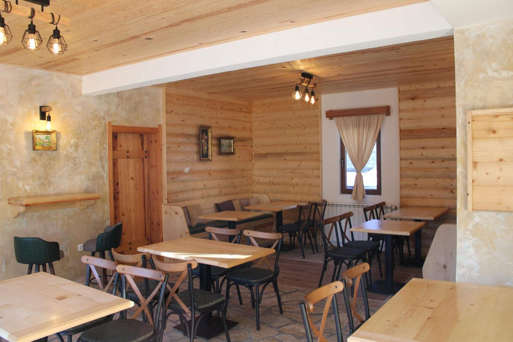 Pubhouse & Rooms Pahulja Kolašin Eksteriør bilde