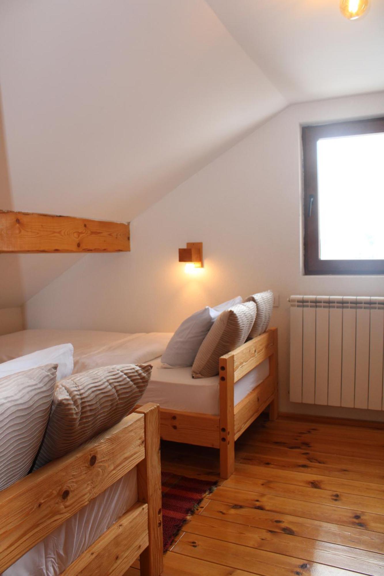 Pubhouse & Rooms Pahulja Kolašin Eksteriør bilde