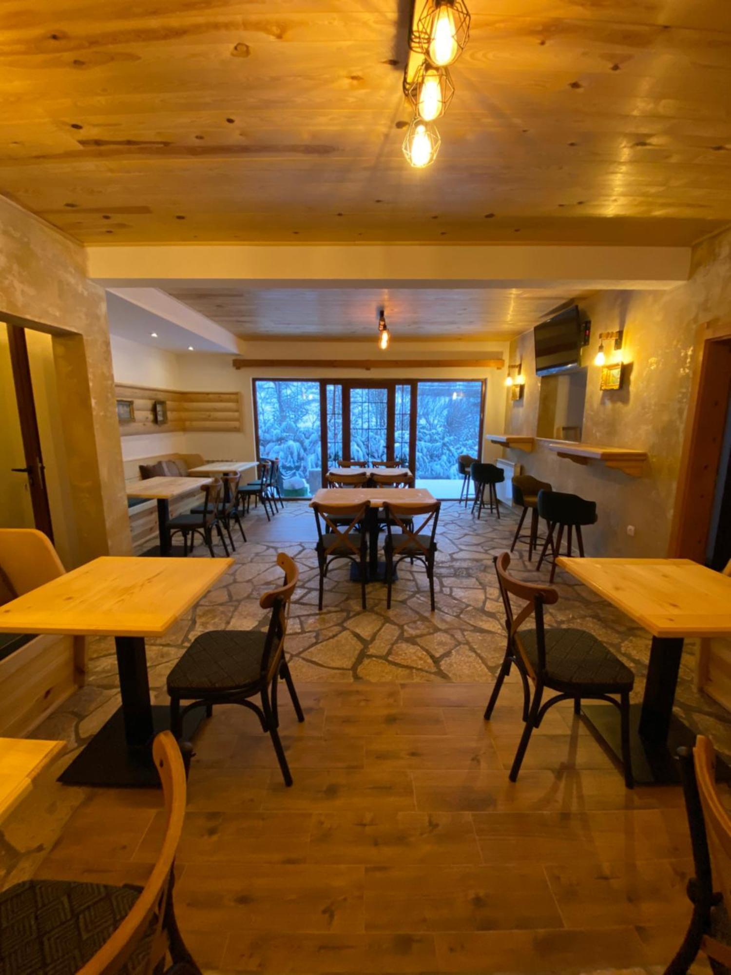 Pubhouse & Rooms Pahulja Kolašin Eksteriør bilde